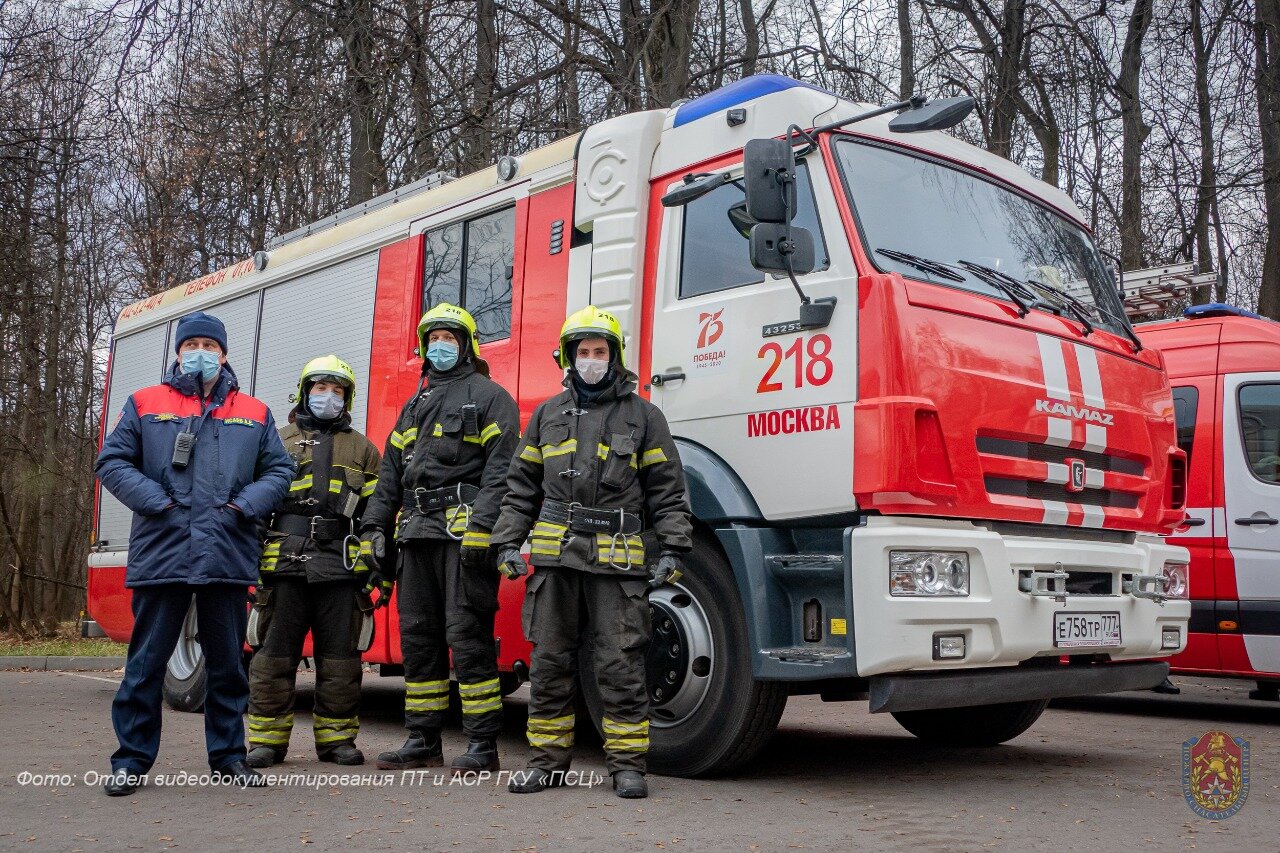 В Пожарно-спасательном центре Москвы прошли занятия по изучению техники для  будущих огнеборцев. — Газета Марушкинское